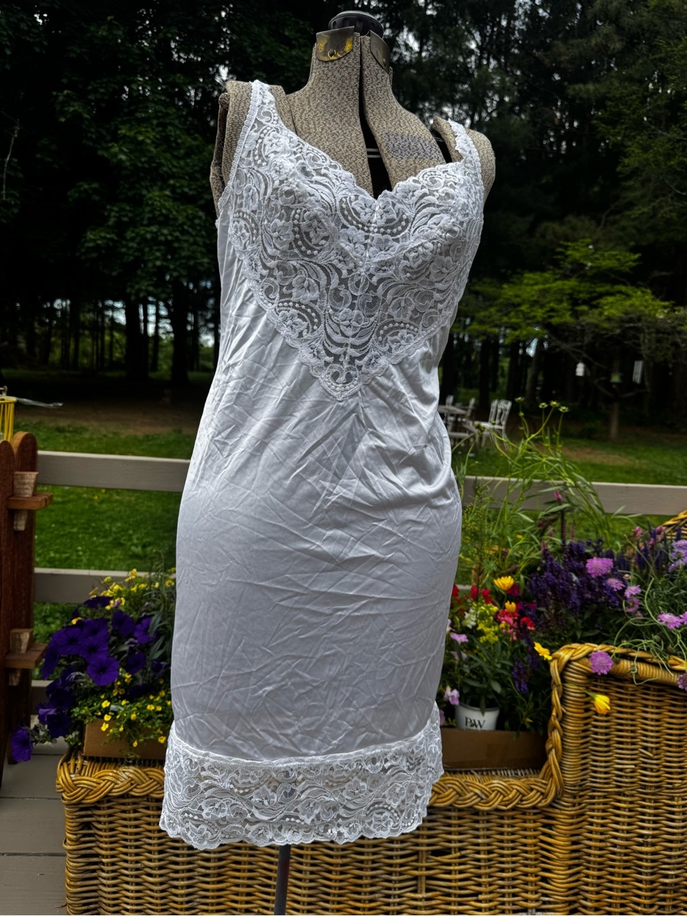 Vintage vanity fair lace slip white